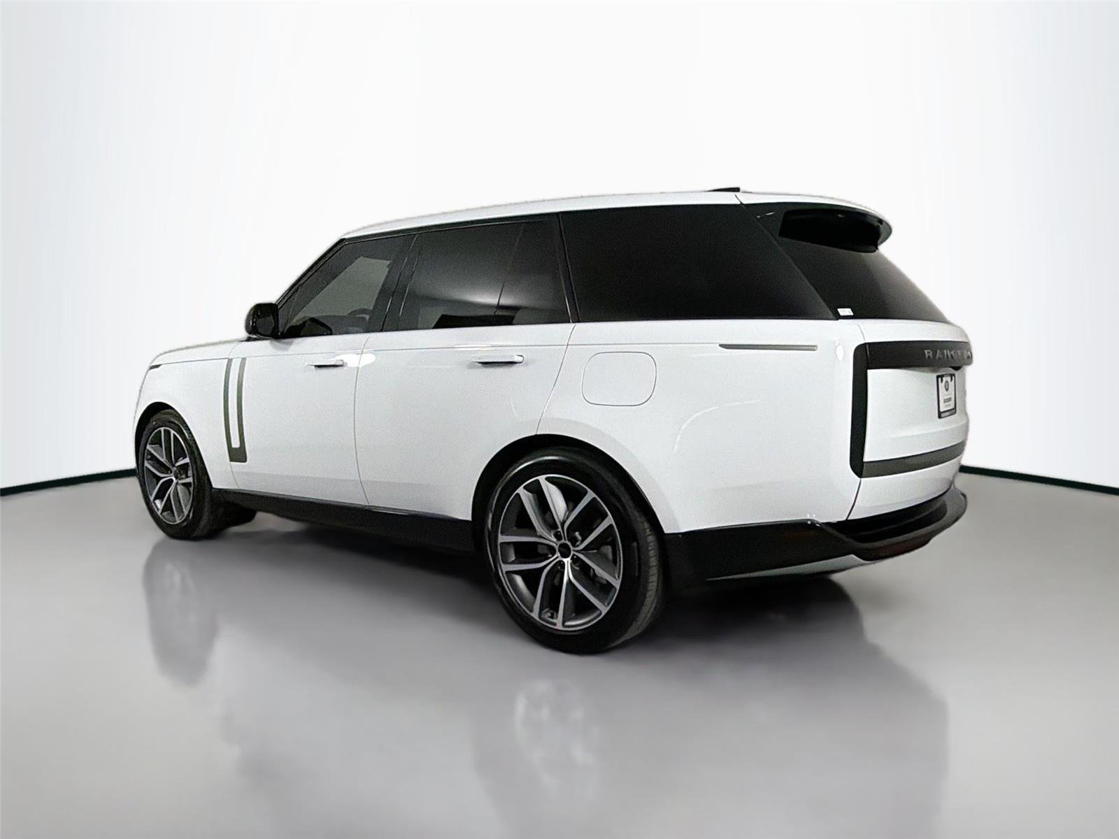 2026 Land Rover Range Rover SE - Photo 7