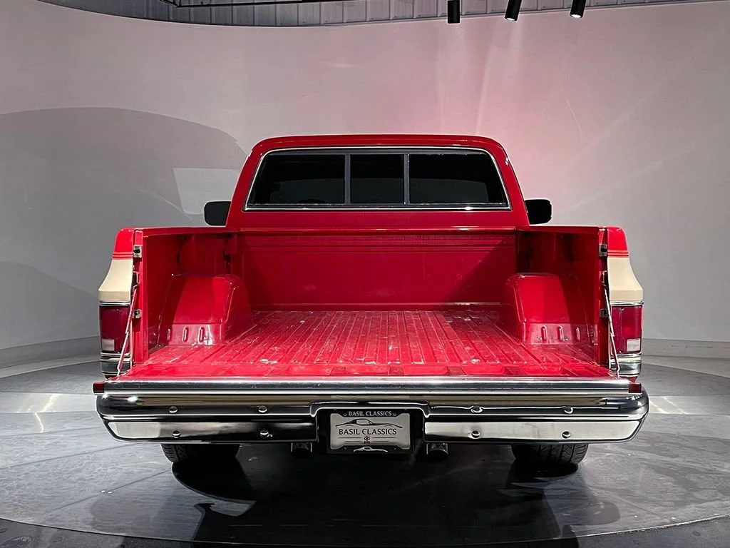 Used 1985  Chevrolet NA image 30