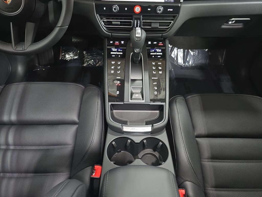 2025 Porsche Macan Base - Photo 20