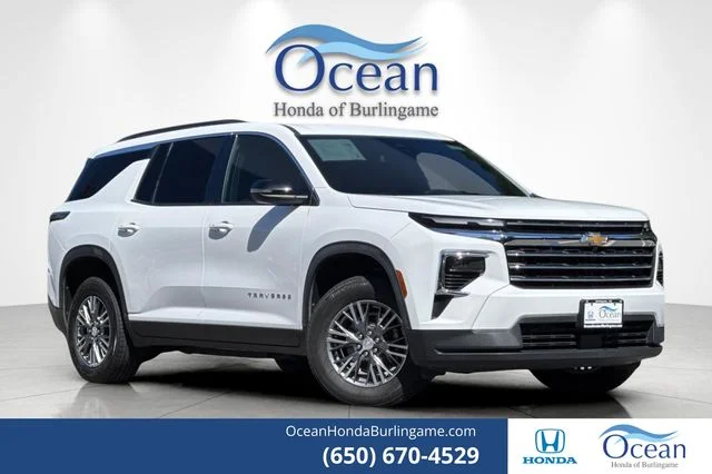 2025 Chevrolet Traverse AWD LT's photo