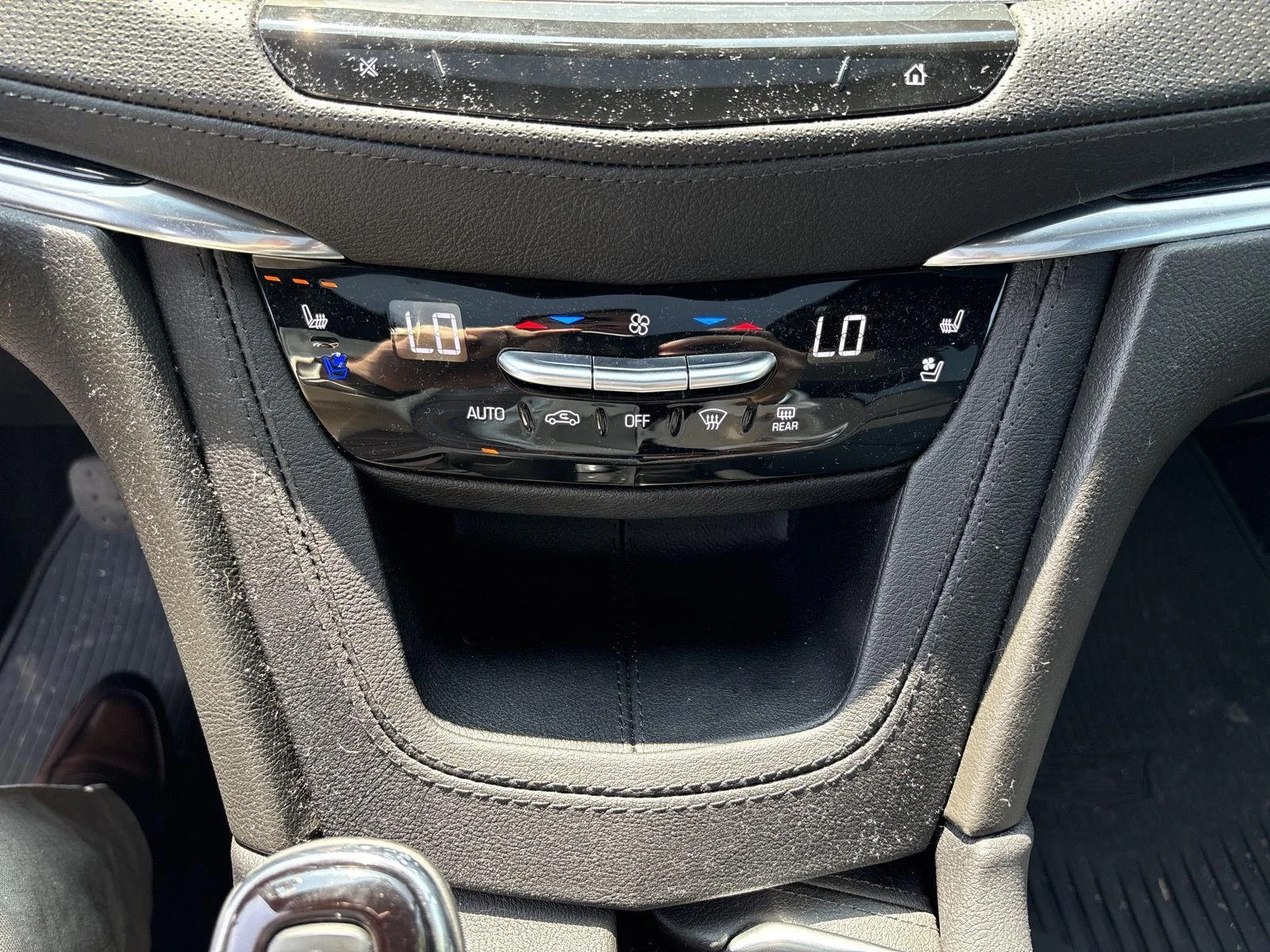 Used 2024 Argent Silver Metallic Cadillac AWD Premium Luxury image 10