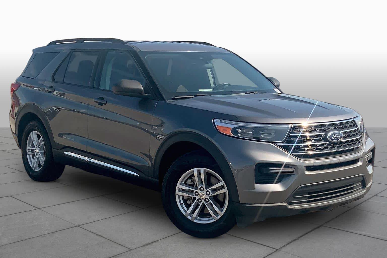 Certified Used 2022 Gray Ford XLT image 3