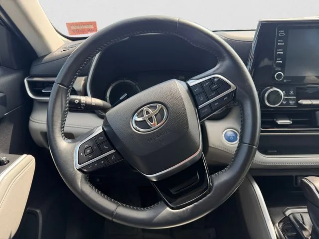 Used 2021 Black Toyota XLE image 13