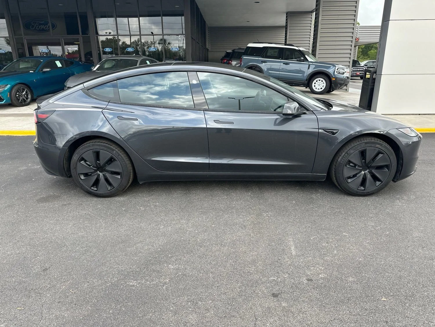 Used 2025 Tesla Model 3 Long Range with VIN 5YJ3E1EA4SF061541 for sale in Spring Hill, FL