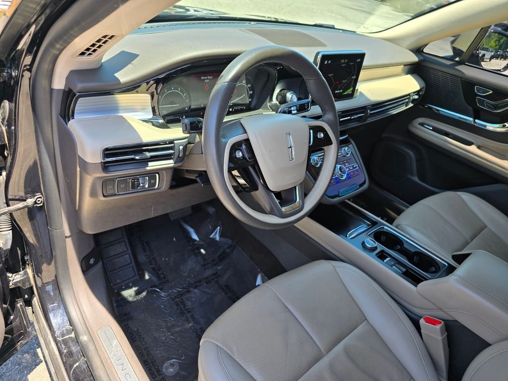 Used 2022 Black Metallic Lincoln Standard image 22