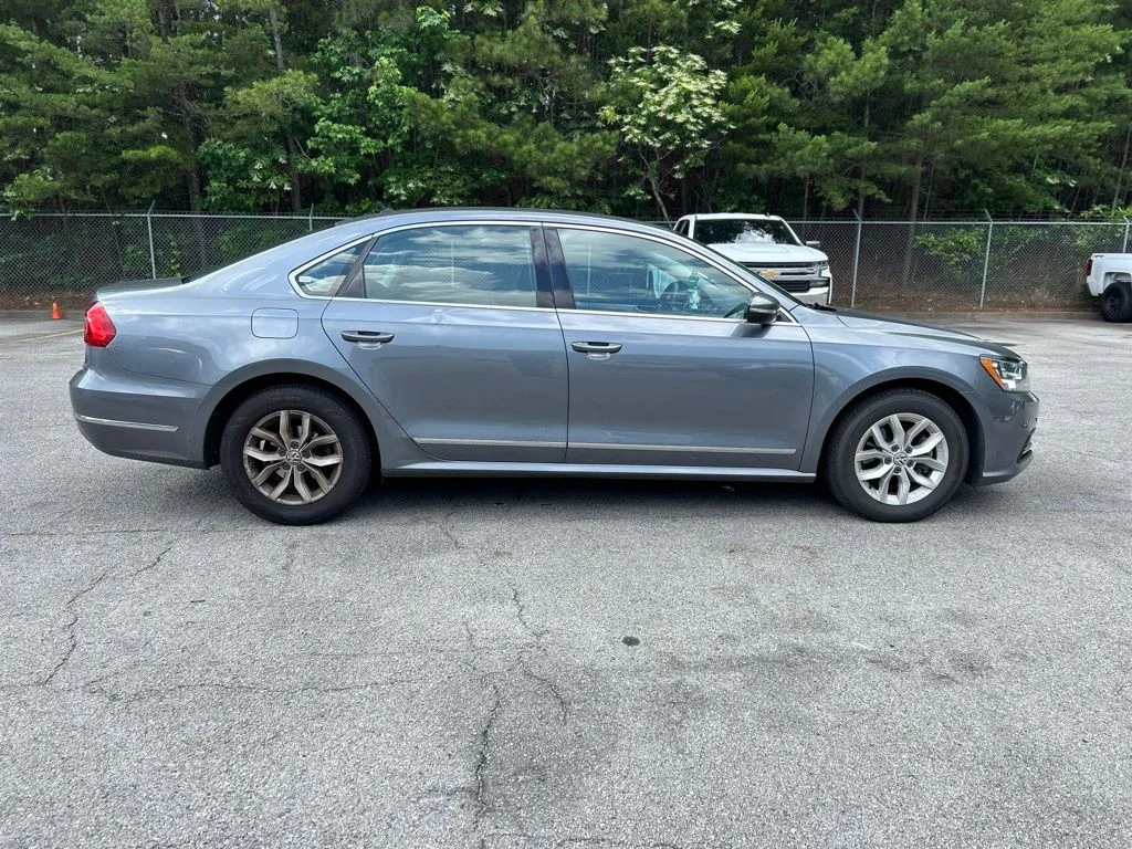 Used 2016 Gray Volkswagen 1.8T S image 8