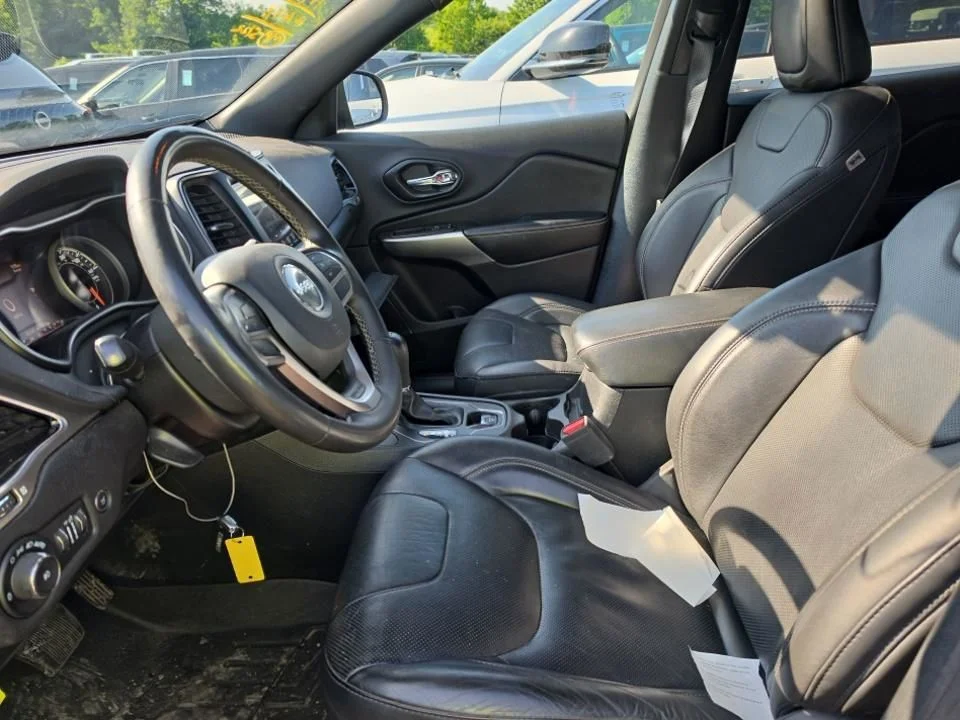 Used 2021 Black Jeep Latitude Lux image 5