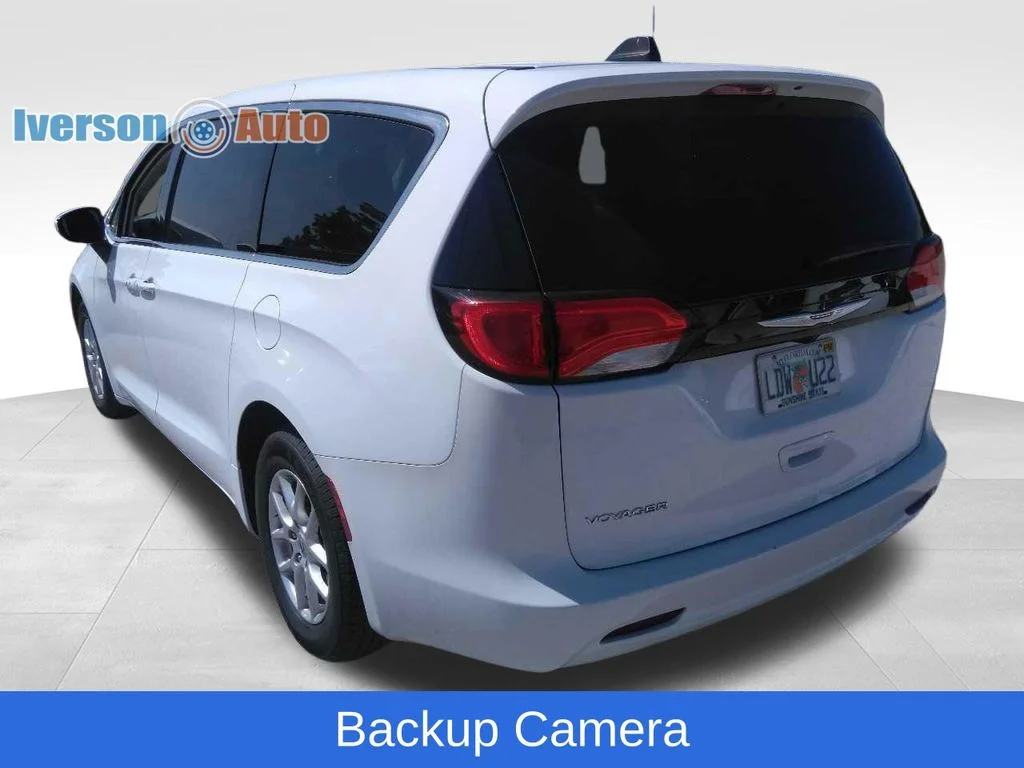 Used 2023 White Chrysler LX image 5