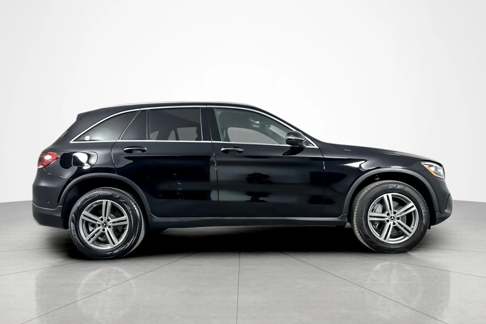 Used 2022 Black Mercedes-Benz GLC 300 4MATIC® SUV image 6
