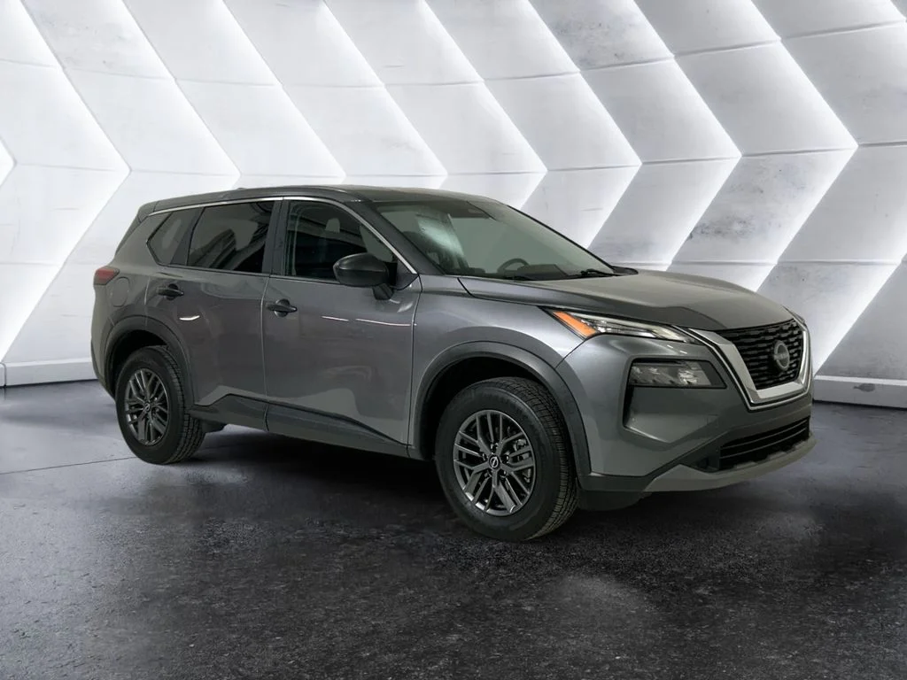 Used 2023 Gray Nissan S image 1