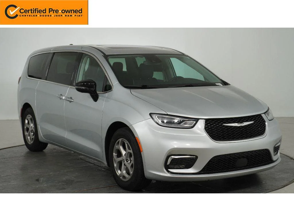 2024 Chrysler Pacifica Limited's photo