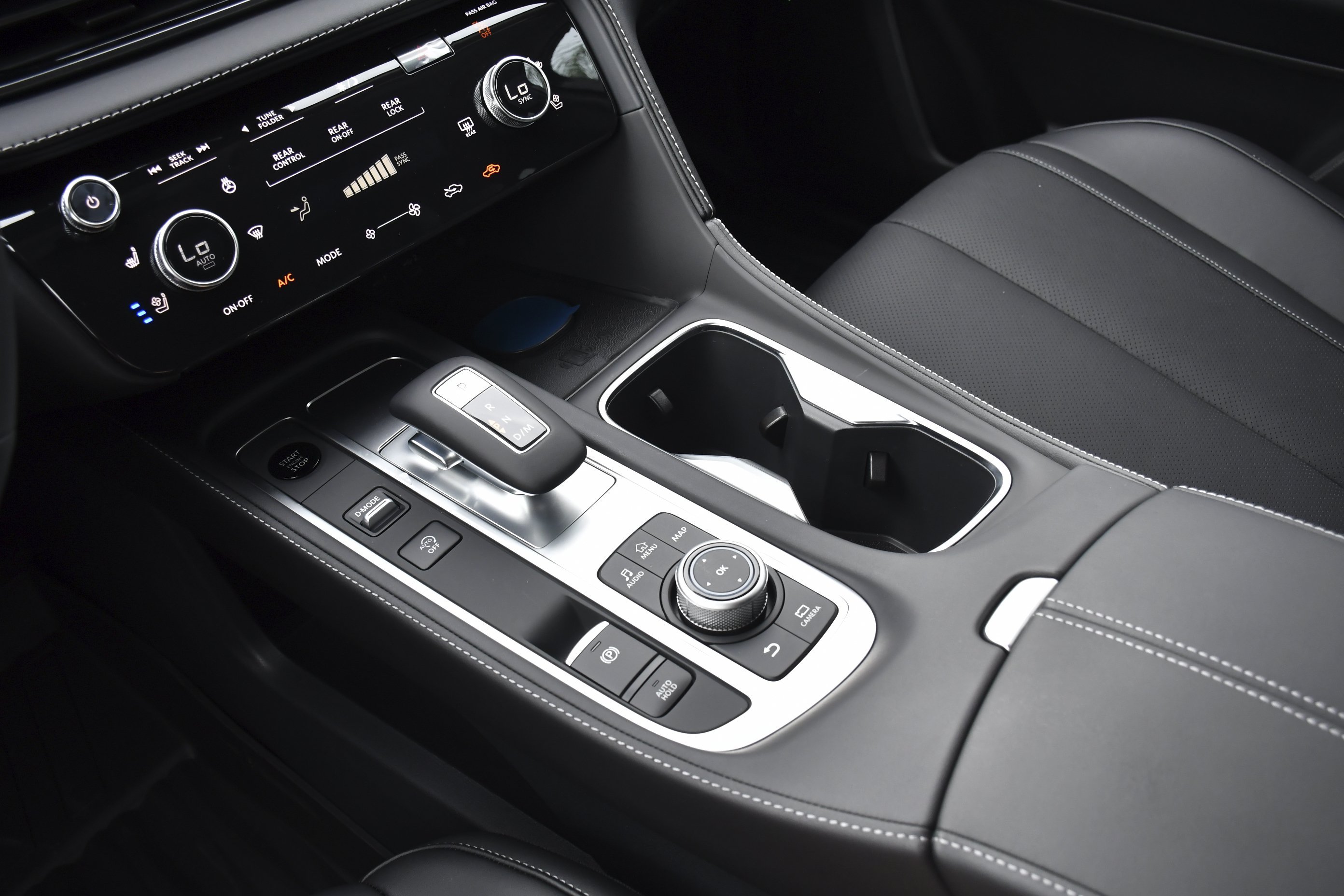 New 2027 MINERAL BLACK INFINITI Luxe FWD image 12