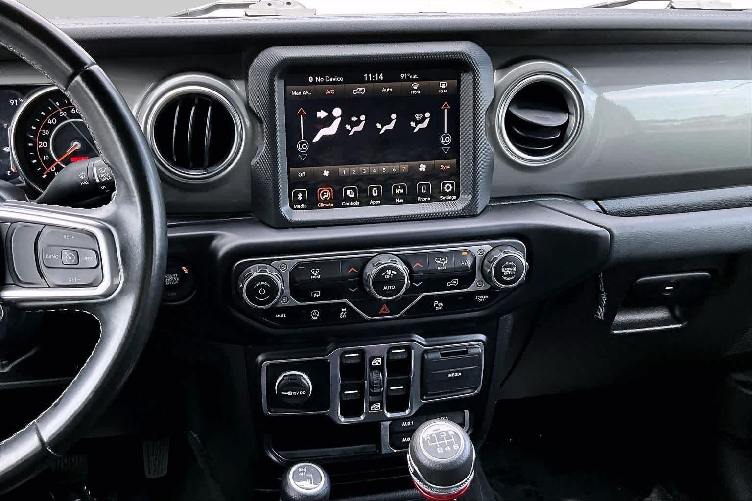 Used 2022 Bright White Clearcoat Jeep Unlimited Sahara image 7