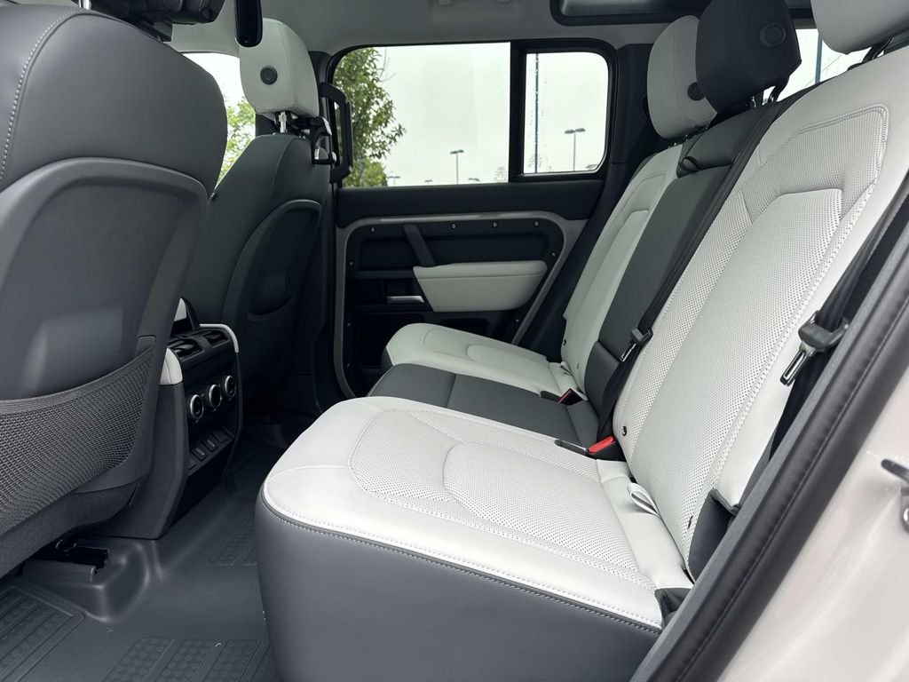 New 2026 Borasco Grey Land Rover X-Dynamic SE image 13