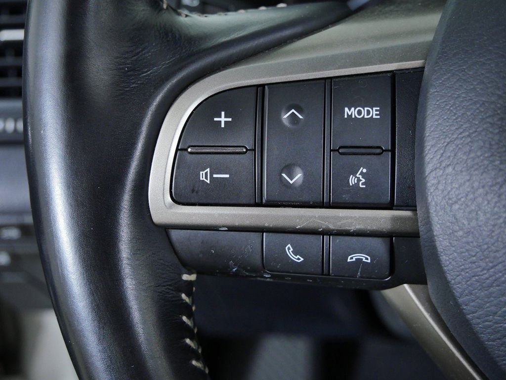Used 2018 Silver Lexus 350L image 40