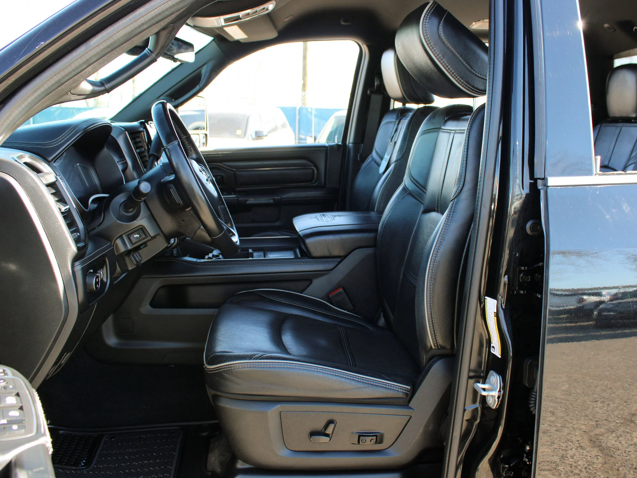 Certified Used 2023 Black RAM Limited * No Accidents | Cummins | 5th Wheel & Gooseneck | Adaptive Cruise | Running Boards image 3
