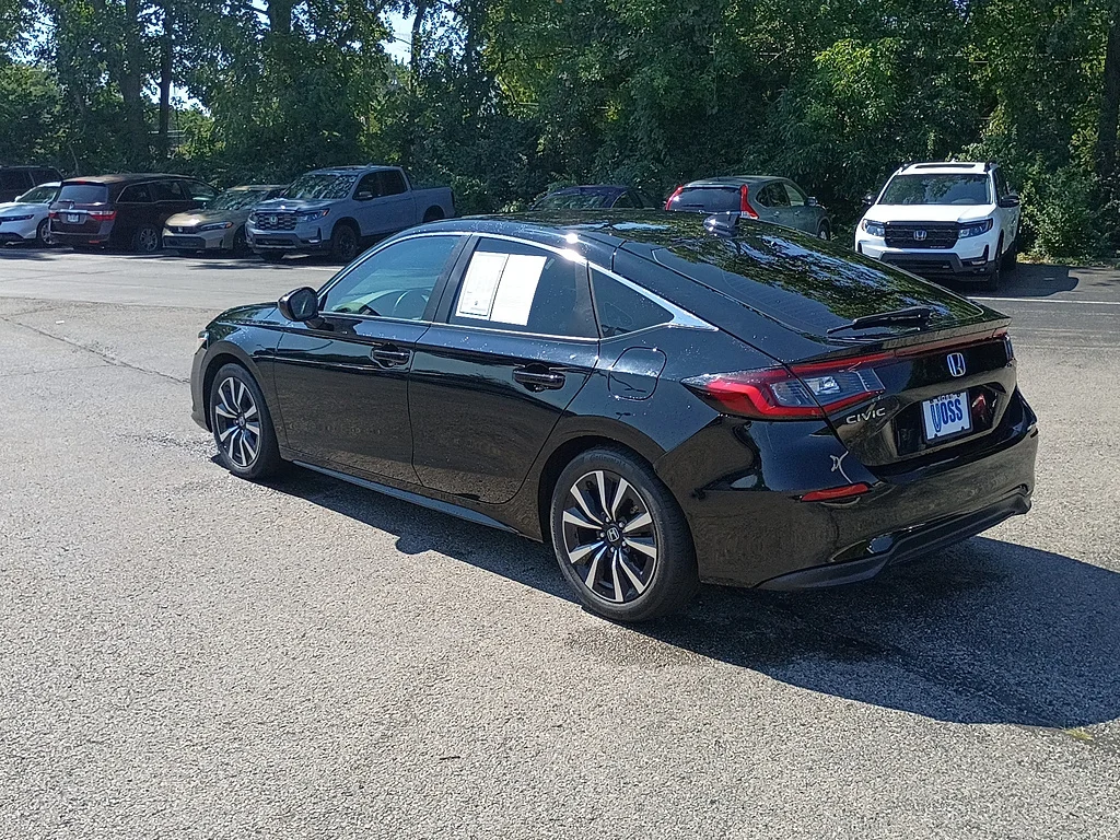 Certified Used 2023 Crystal Black Pearl Honda EX-L image 5