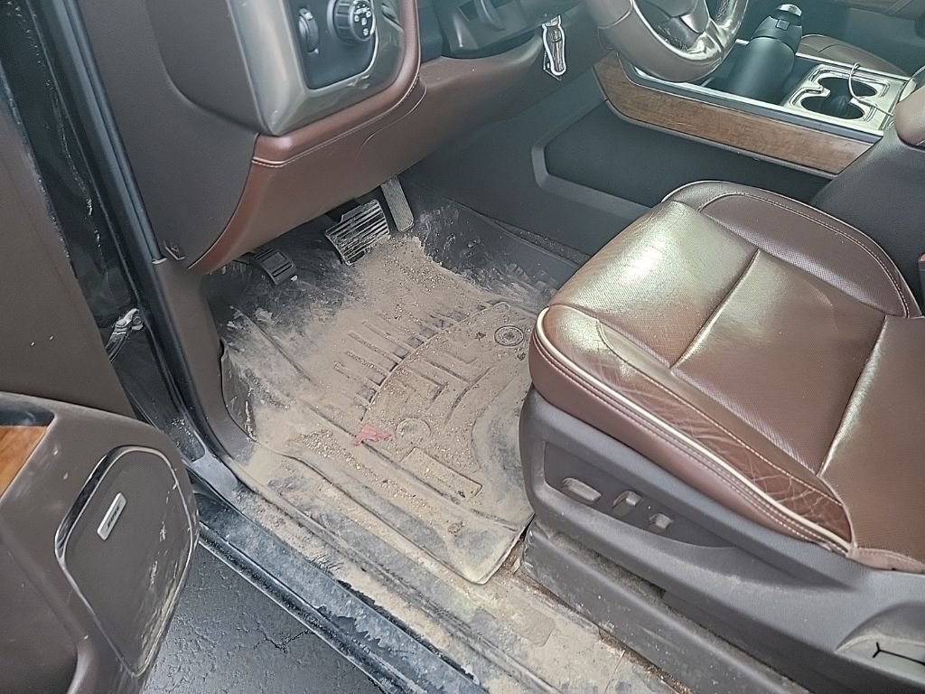 Used 2018 Black Chevrolet High Country image 13
