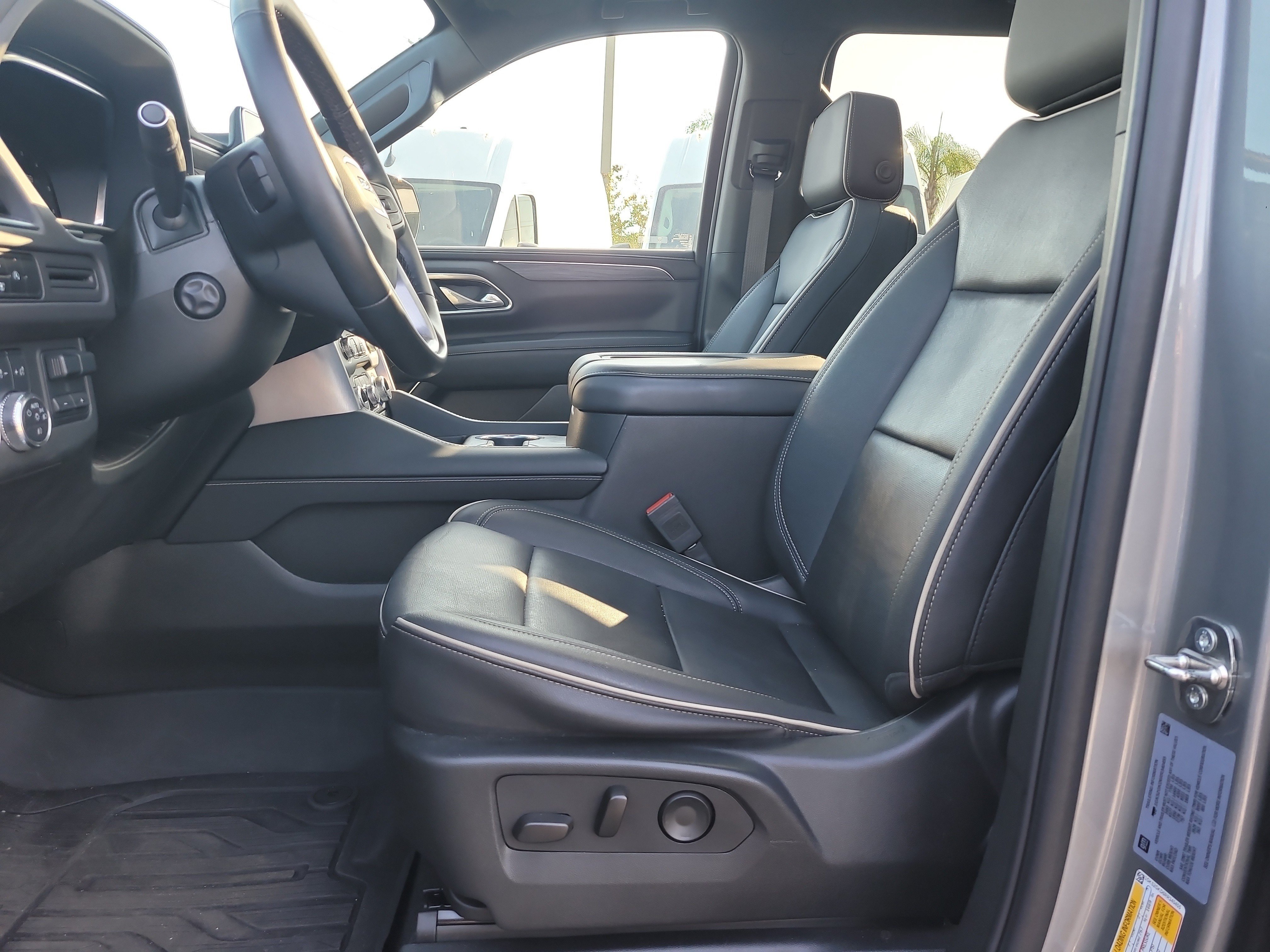 Used 2024 Sterling Metallic GMC SLT image 18