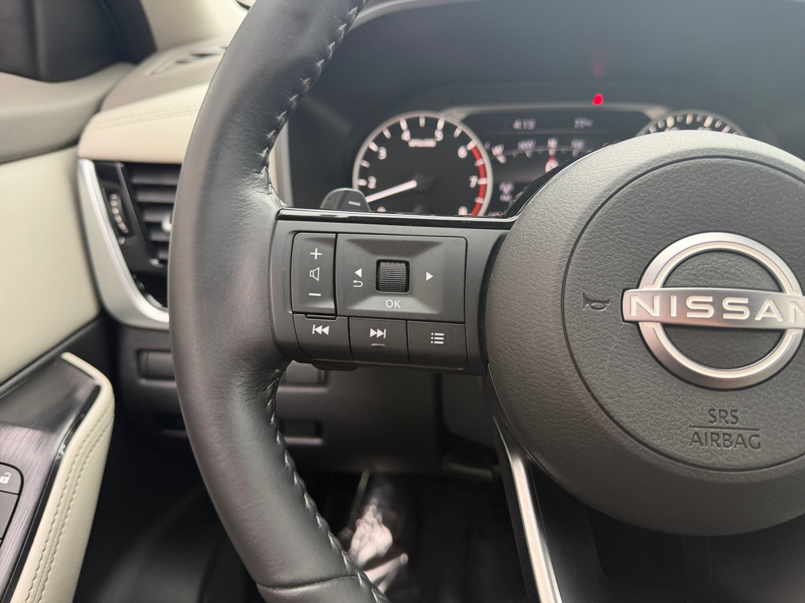 Certified Used 2023 White Nissan SL image 11