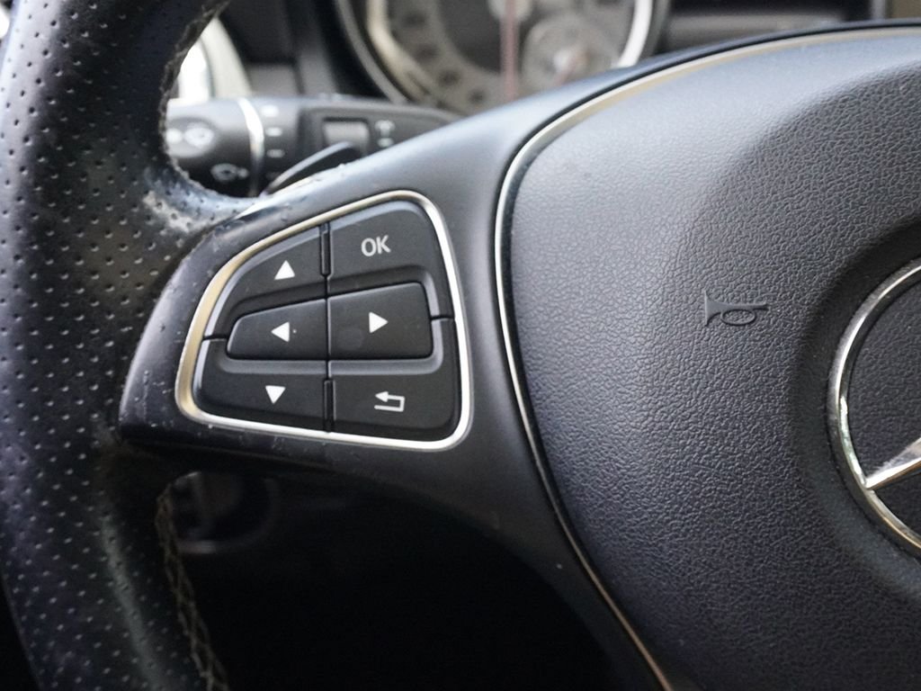 Used 2017 Gray Mercedes-Benz GLA 250 image 40