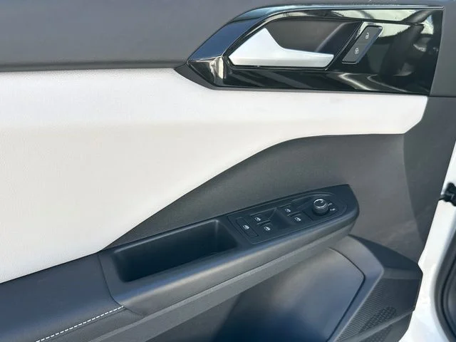 New 2026 Pure White Volkswagen 1.5T S image 9