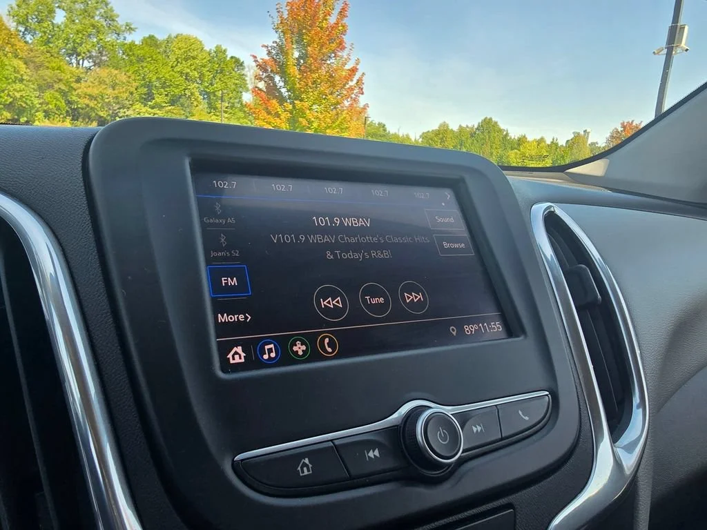 Used 2020 SILVER ICE METALLIC Chevrolet LS image 25