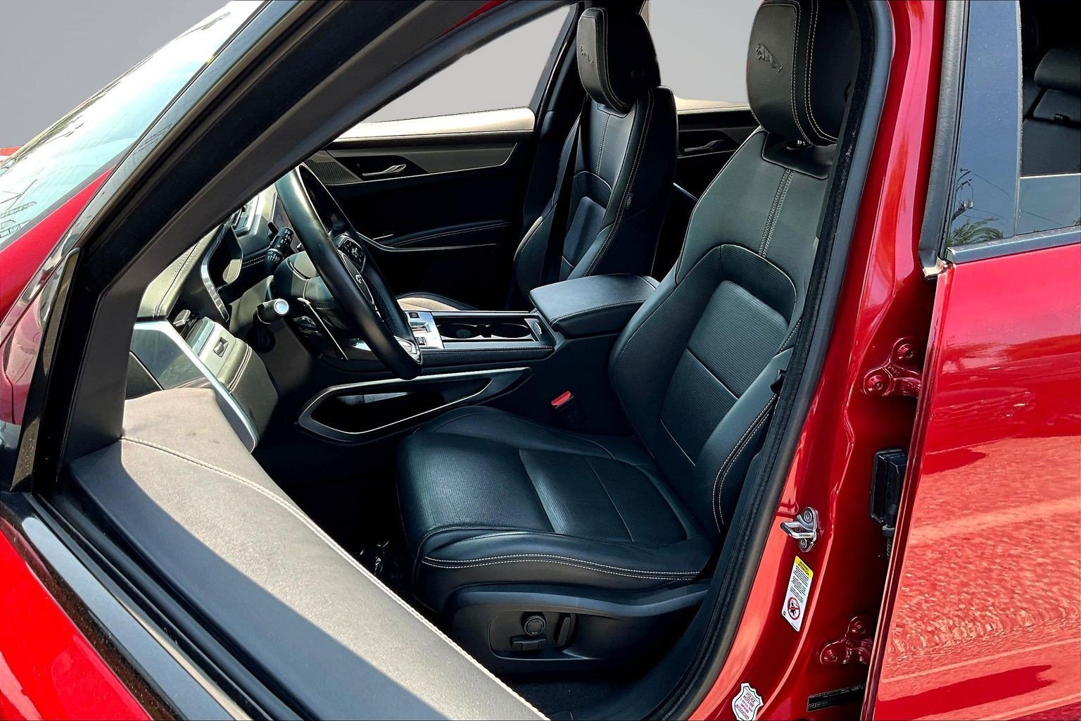 Used 2024 Red Jaguar P250 R-Dynamic S image 19