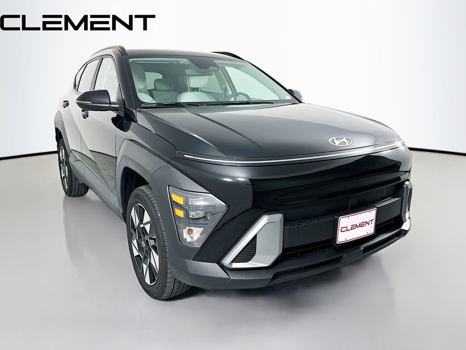Certified Used 2025 Black Hyundai SEL image 5