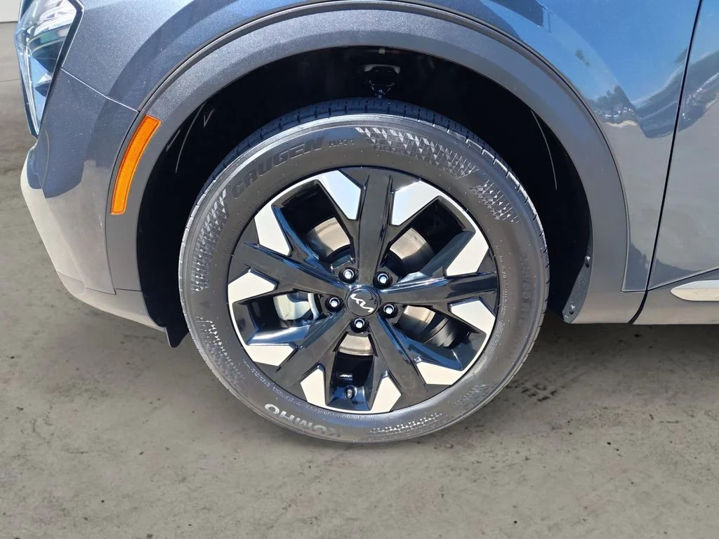 Used 2023 Gray Kia X-Line image 9