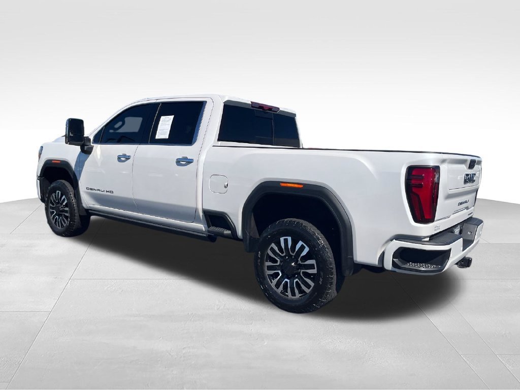 Used 2024 White GMC Denali Ultimate image 3