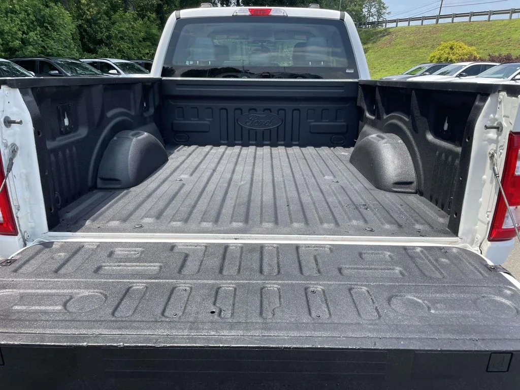 Used 2021 White Ford XL image 9