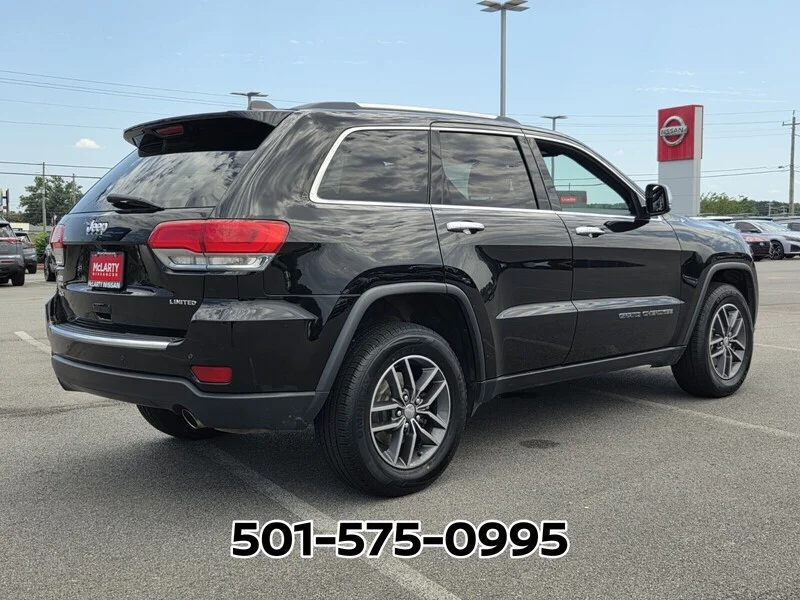 Used 2017 Diamond Black JEEP LIMITED 4X4 image 5
