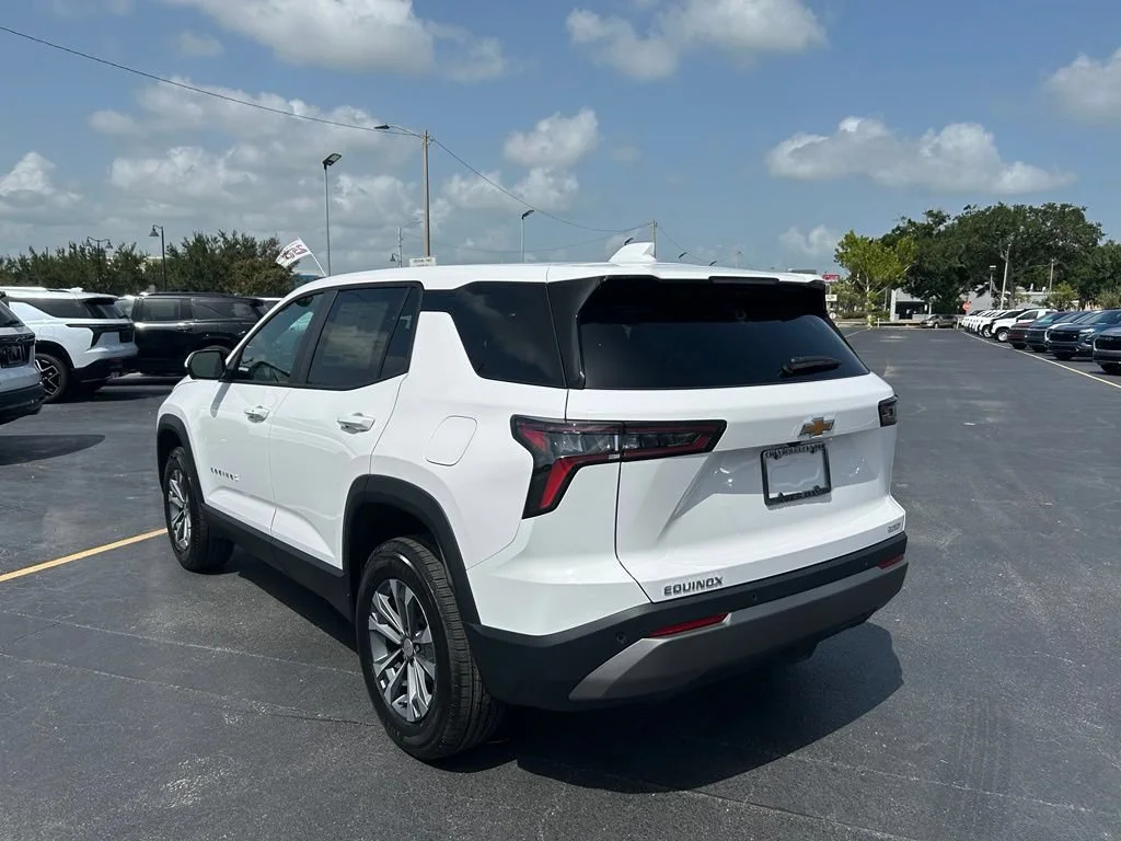 New 2027 Summit White Chevrolet LT image 6