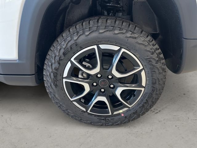 New 2026 Bright White Clear-Coat Exterior Paint Jeep Trailhawk image 14