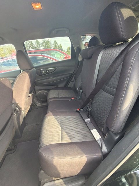 Used 2020 Green Nissan SV image 5