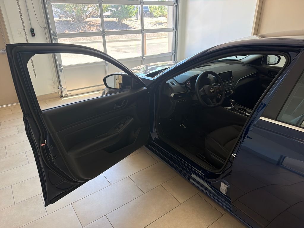 Used 2024 Blue Nissan 2.5 S image 9