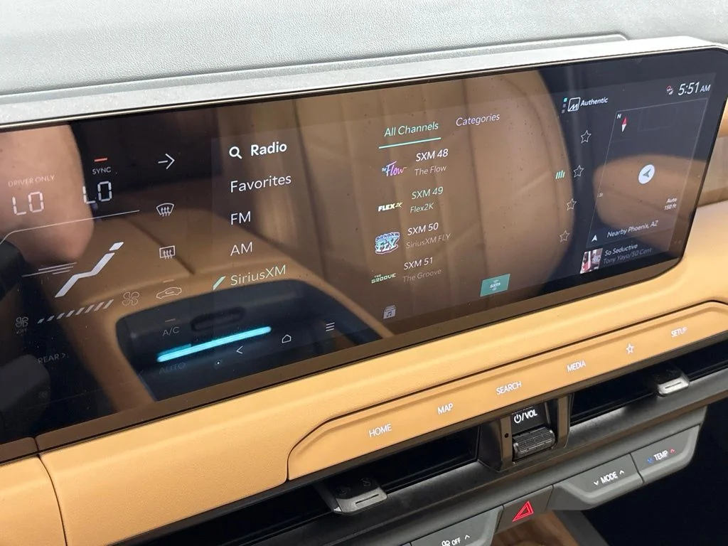 New 2027 Glacial White Pearl Kia X-Line SX image 40