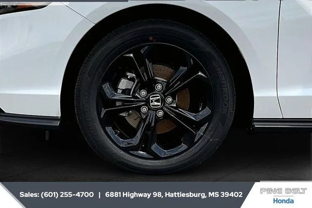 2025 Honda Accord SE - Photo 11
