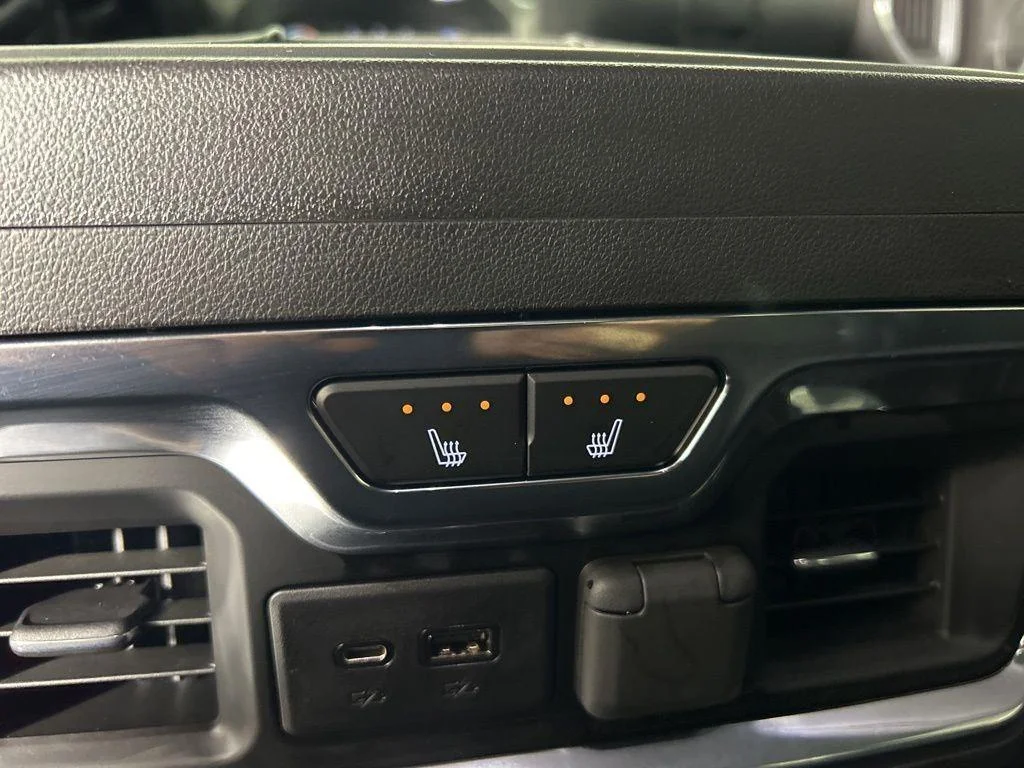 Used 2020 Steel Metallic GMC Denali image 38