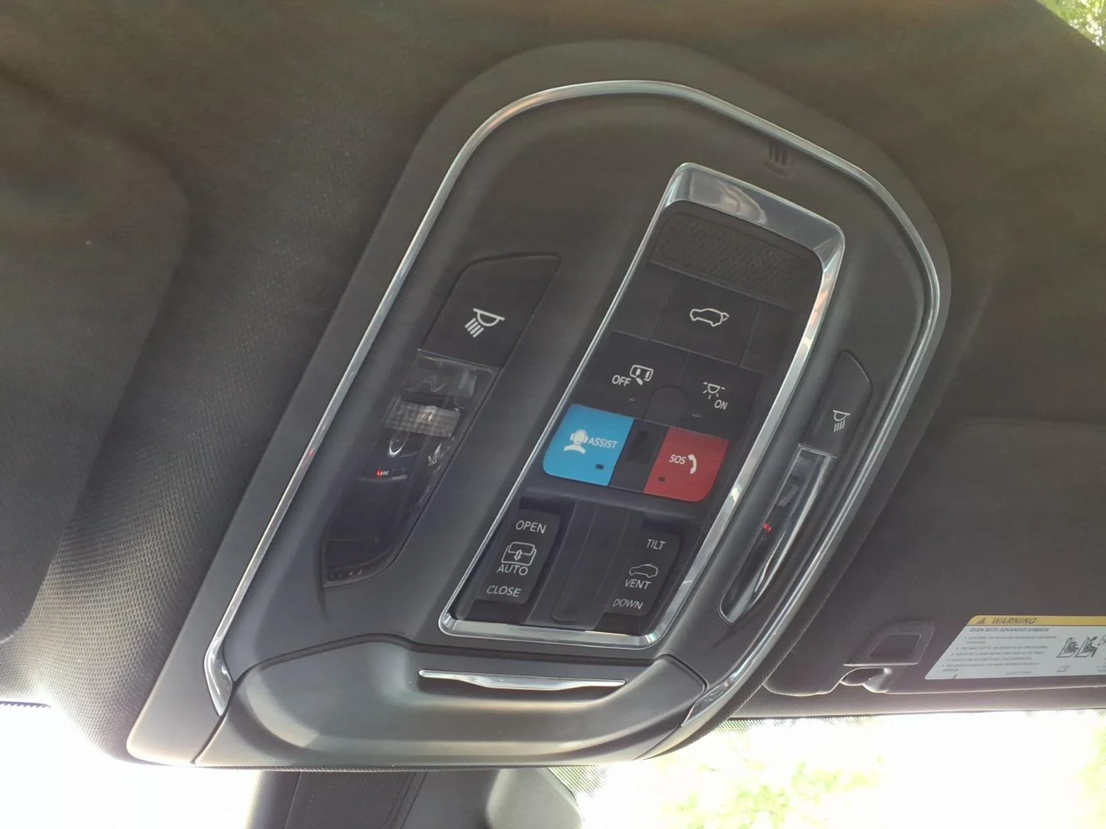 Used 2023 Silver Zynith Clear Coat (pse) Jeep Altitude image 21