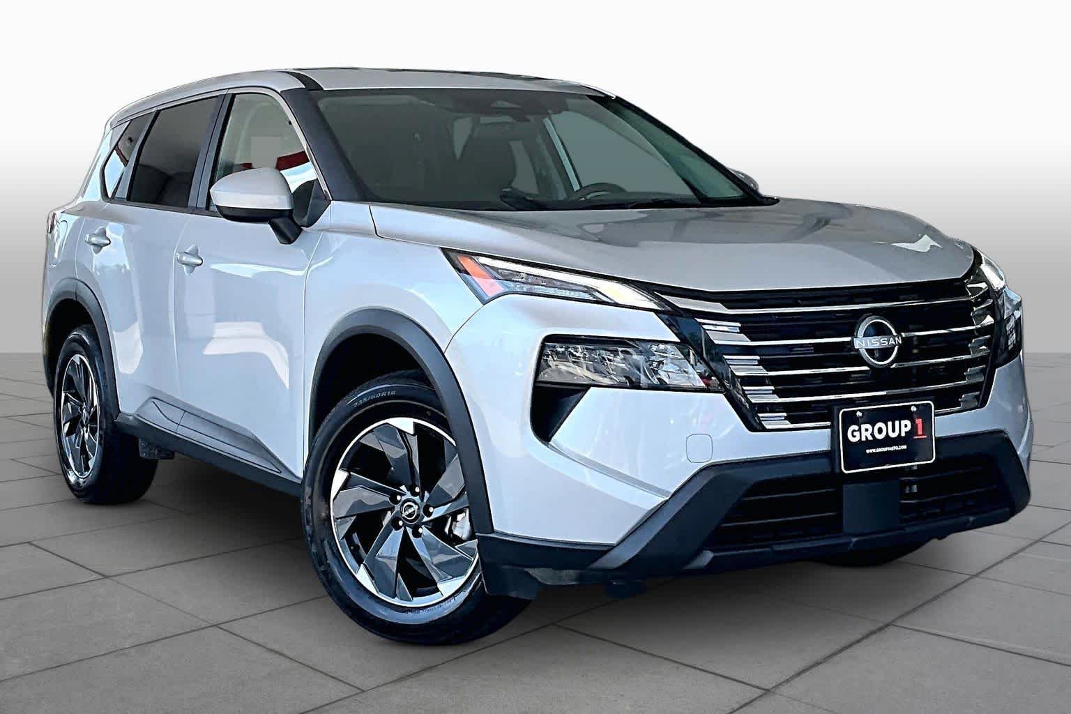 Used 2025 Brilliant Silver Metallic Nissan SV image 3