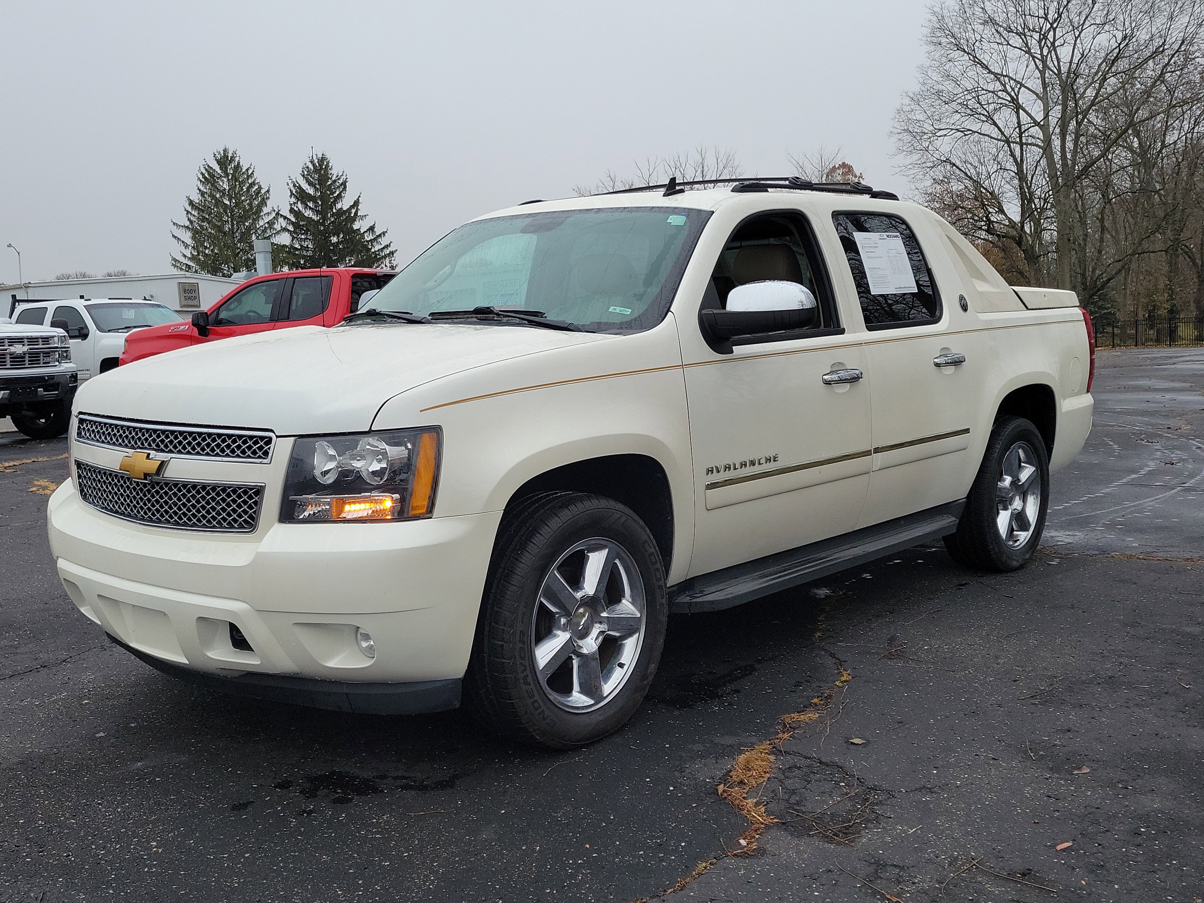 Used 2013 Chevrolet Avalanche LTZ with VIN 3GNTKGE78DG175806 for sale in Brookville, OH