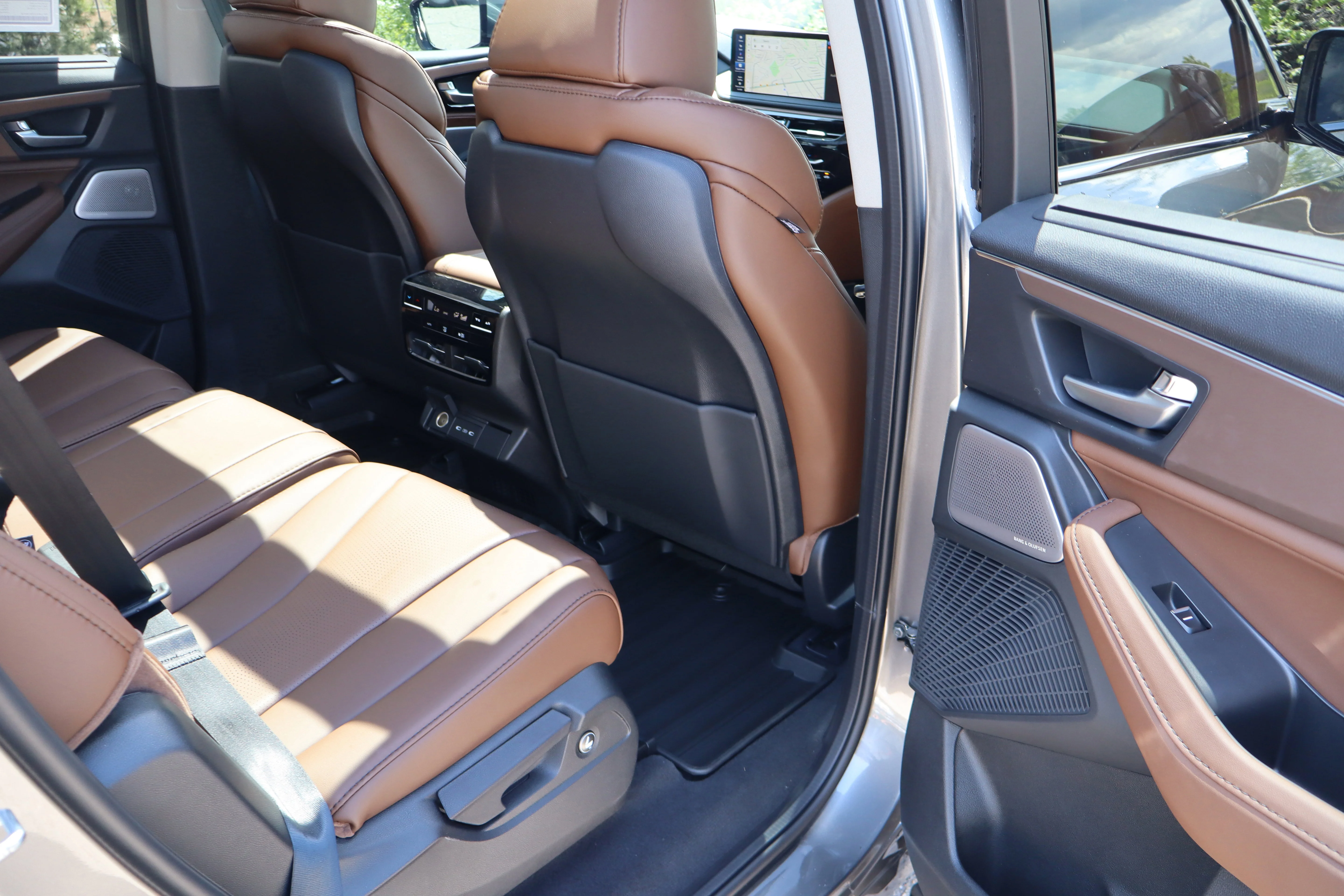 New 2026 Liquid Carbon Metallic Acura w/Technology Package image 31