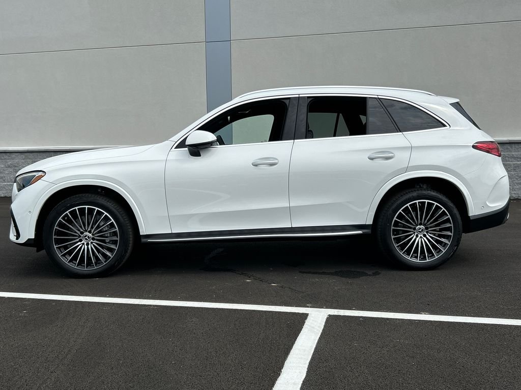 New 2026 Polar White Mercedes-Benz GLC 300 image 4