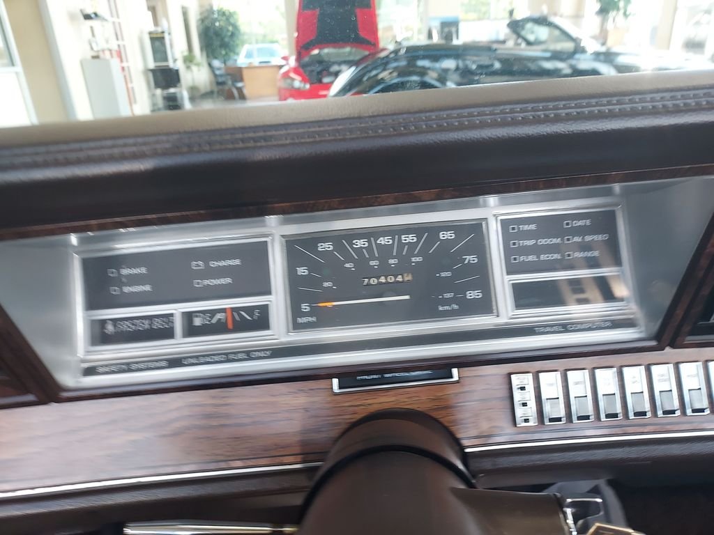 Used 1983 White Chrysler  image 18