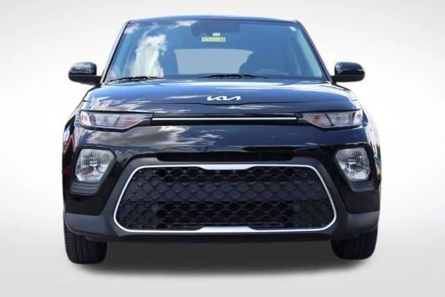 Used 2022 Black Kia LX image 4