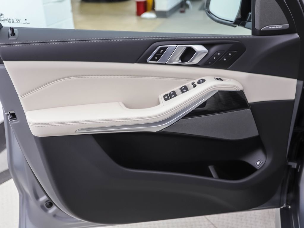 New 2026 Gray Metallic BMW xDrive50e image 9