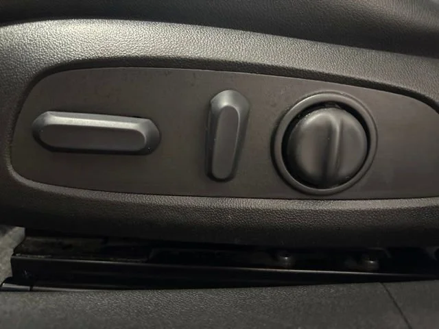 Used 2022 Silver Ice Metallic Chevrolet Premier image 14