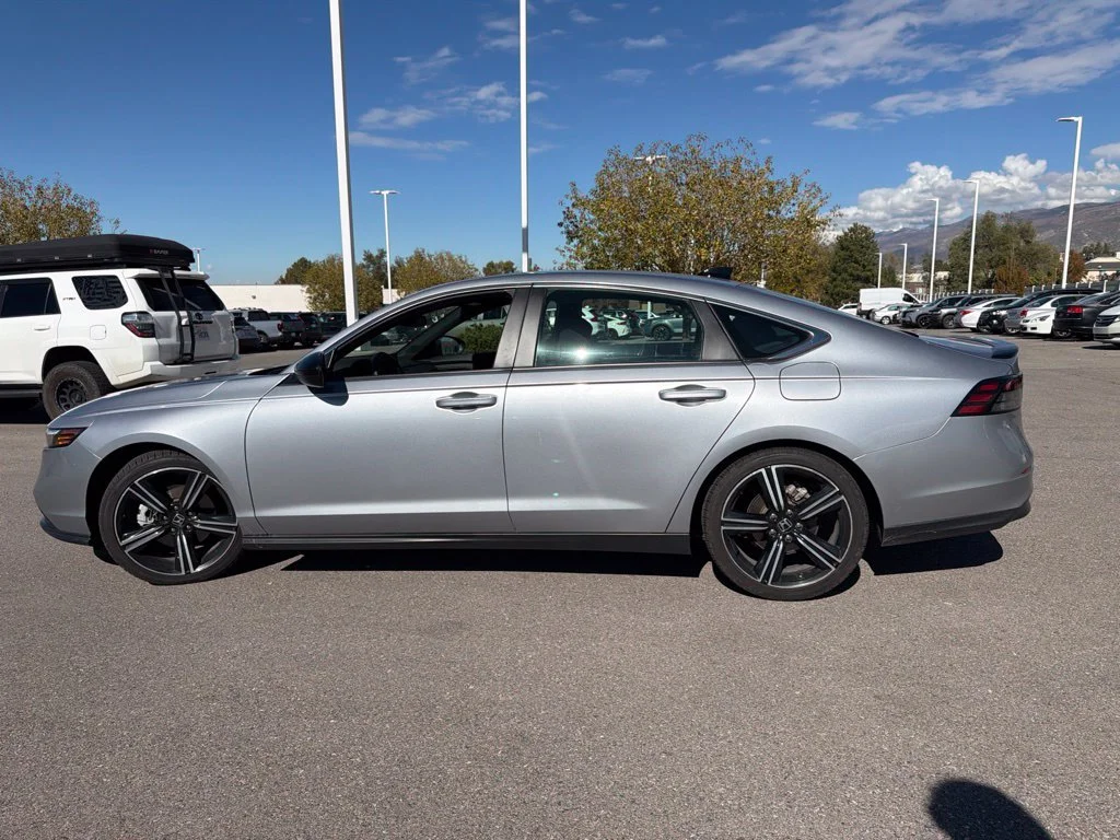 Used 2023 Lunar Silver Metallic Honda Sport image 9